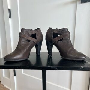 Frye Ankle Bootie, size 8M, Charcoal / Brown